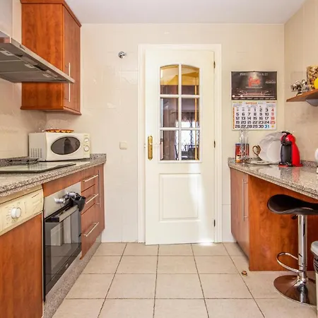 Nice apartment in Elviria with 2 Bedrooms&Outdoor swimming pool Marbella Buitenkant foto