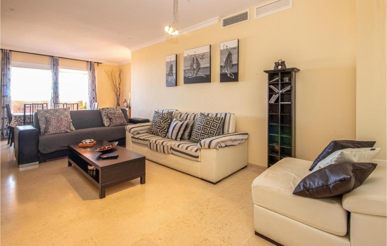 In Elviria With 2 Bedrooms&outdoor Swimming Pool Appartement Marbella