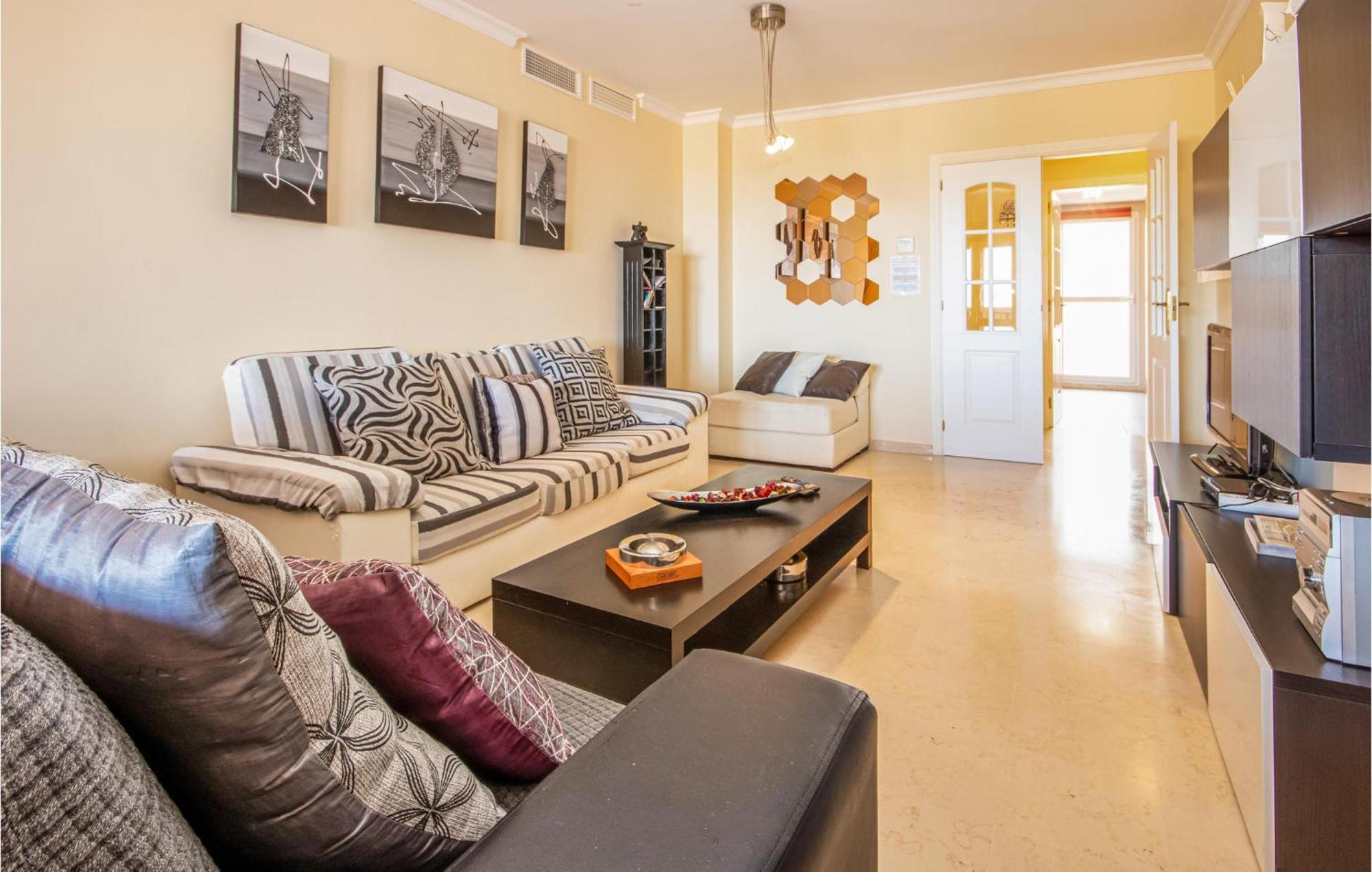 In Elviria With 2 Bedrooms&outdoor Swimming Pool